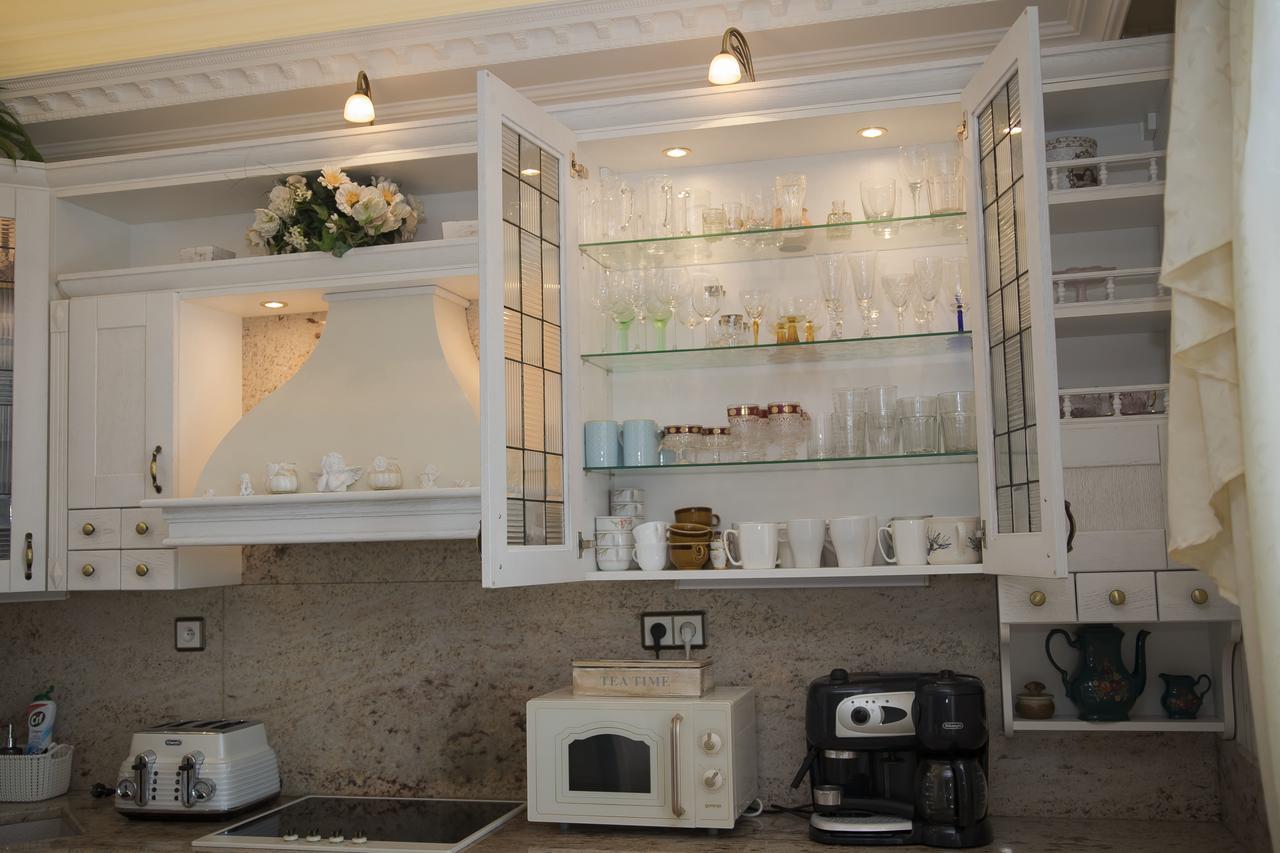 Apartman Nostalgia การ์โลวีวารี ภายนอก รูปภาพ