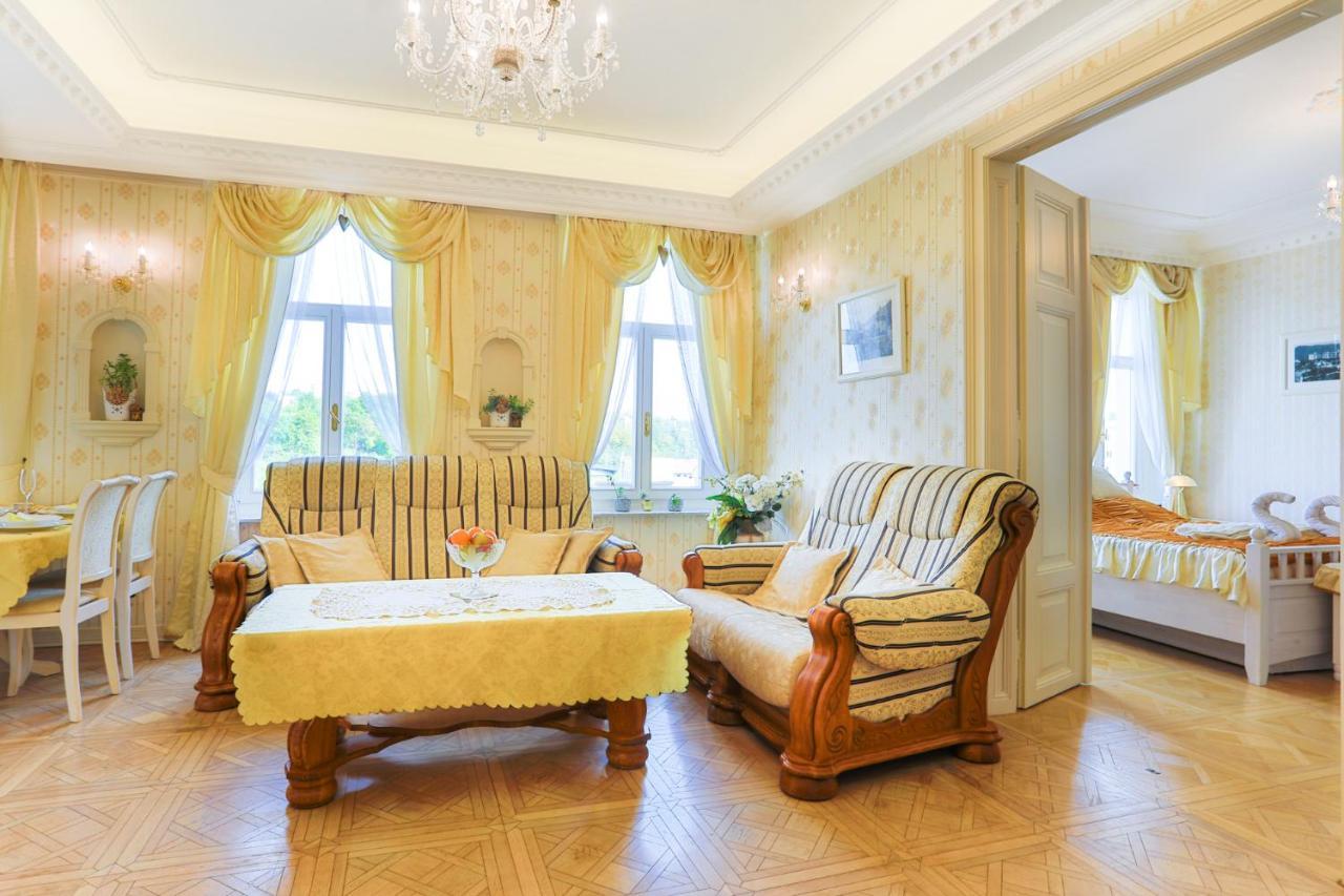 Apartman Nostalgia การ์โลวีวารี ภายนอก รูปภาพ